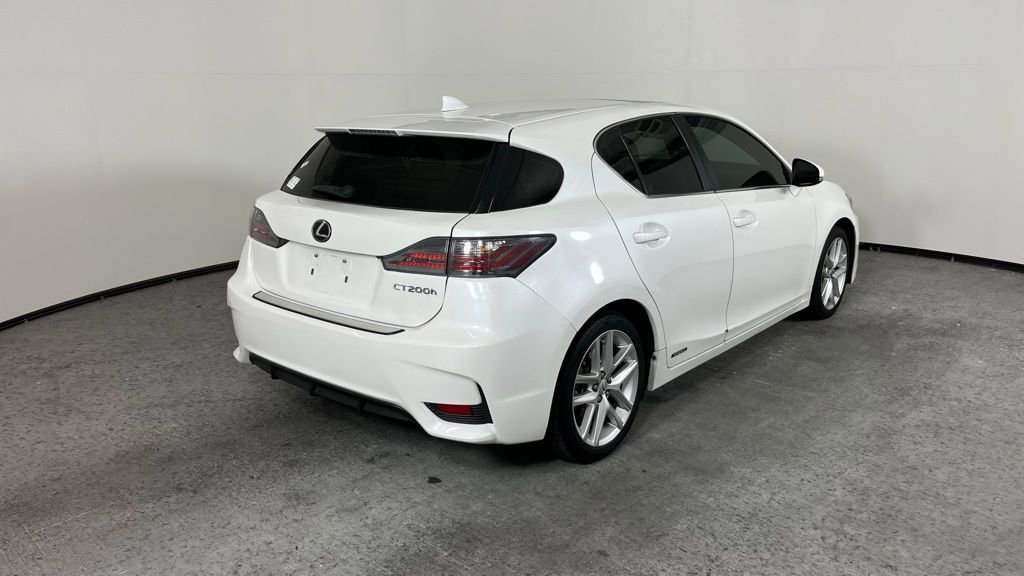 Used 2014 Lexus CT 200h image 8