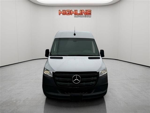 Used 2021 Mercedes-Benz Sprinter 1500 image 2