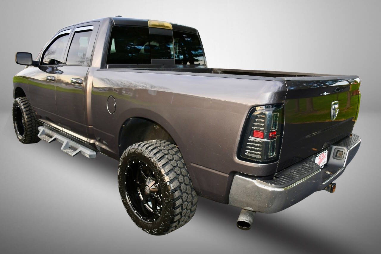 Used 2016 RAM 1500 Classic SLT image 3