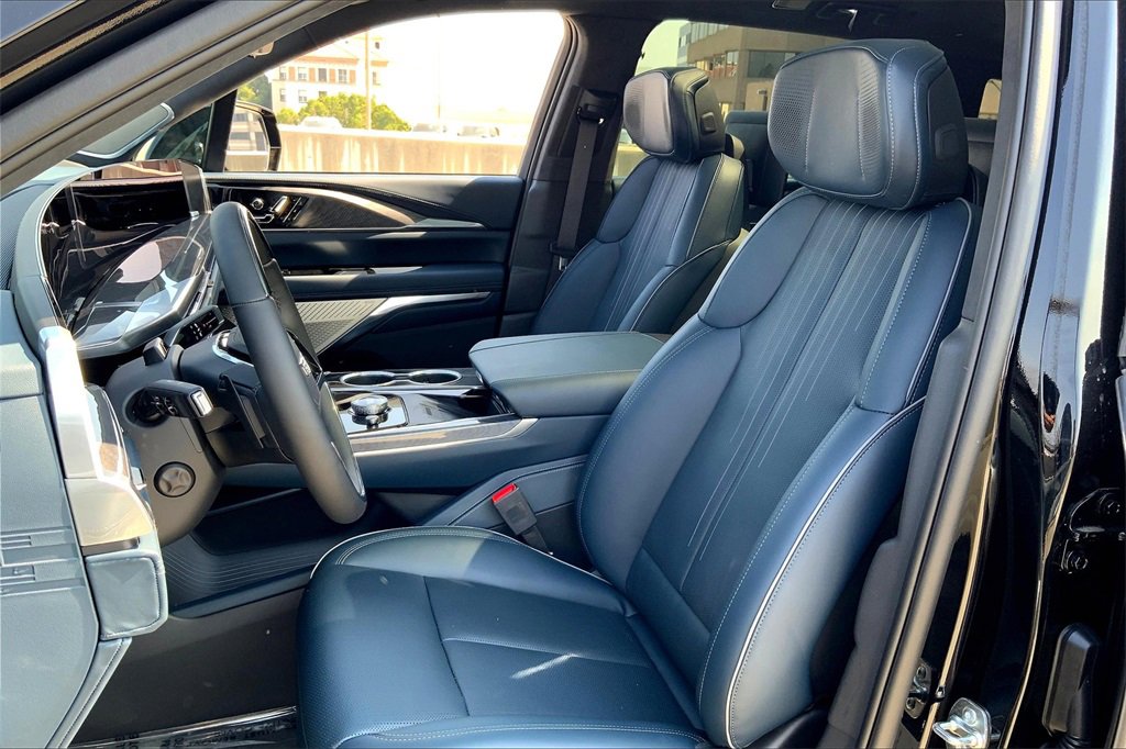 New 2026 Cadillac Escalade IQ Sport 2 w/ LPO, ONYX Package image 12