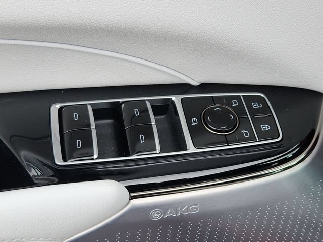 New 2026 Cadillac Lyriq Signature Sport AWD/4WD image 12