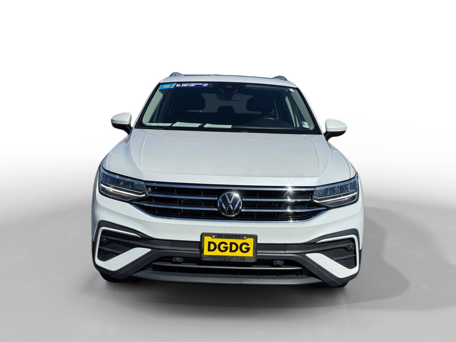 Used 2023 Volkswagen Tiguan SE w/ Panoramic Sunroof Package FWD image 8