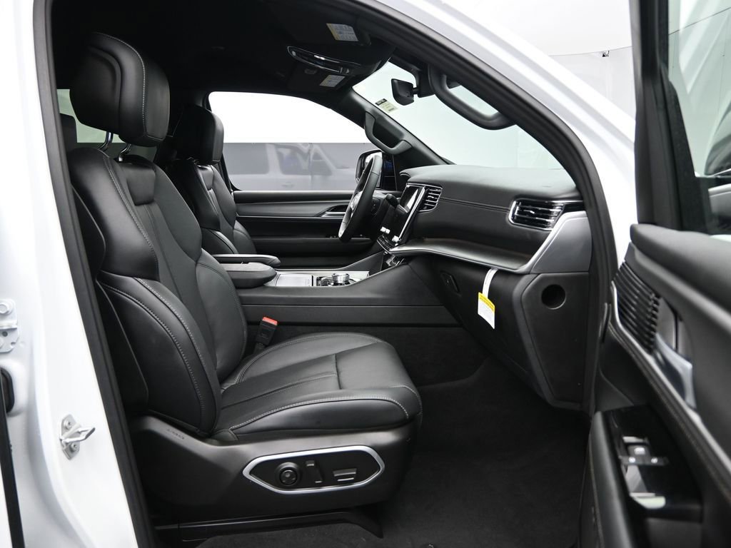 Used 2025 Jeep Wagoneer Series II image 34