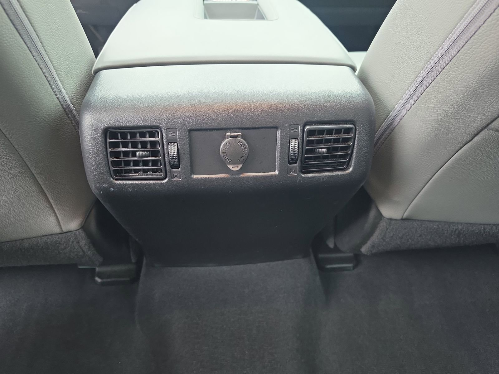 Used 2015 Toyota Tundra Limited image 15