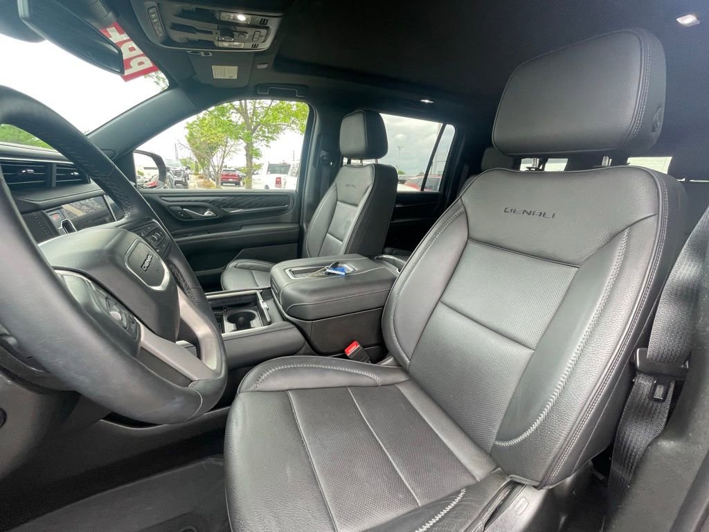 Used 2023 GMC Yukon XL Denali w/ LPO, Floor Liner Package AWD/4WD image 24