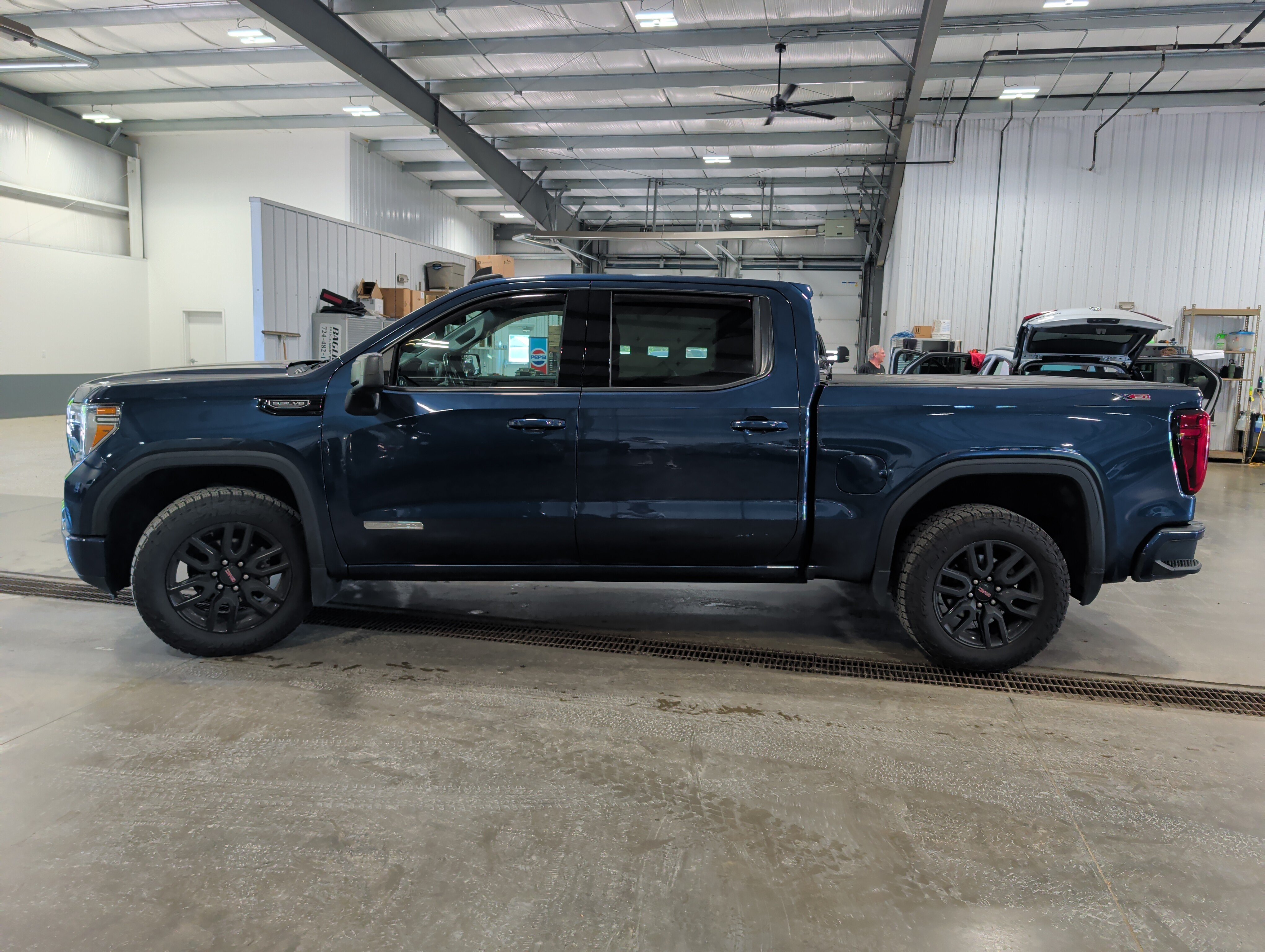 Used 2020 GMC Sierra 1500 Elevation w/ Elevation Value Package AWD/4WD image 5