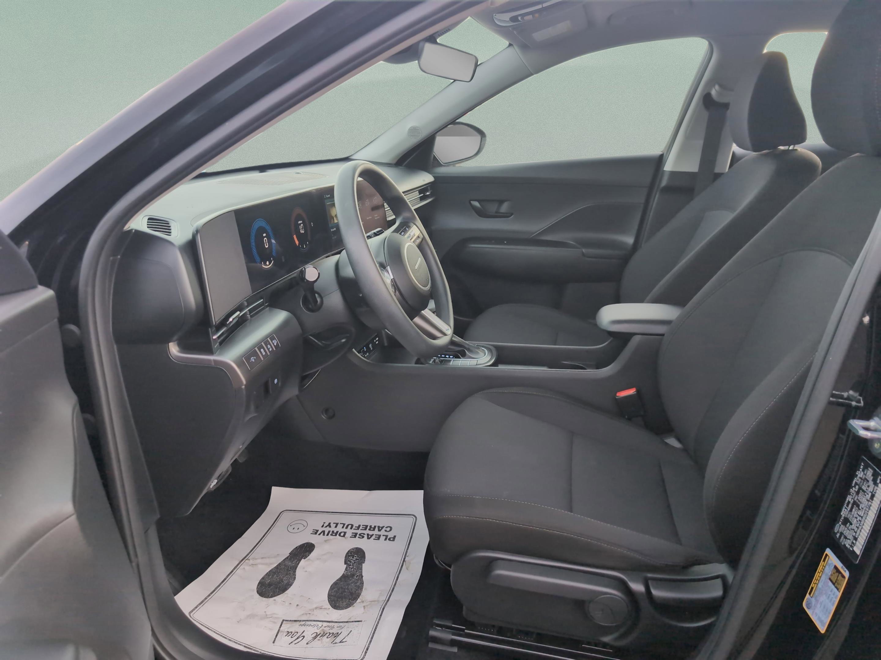 Used 2025 Hyundai Kona SE image 11