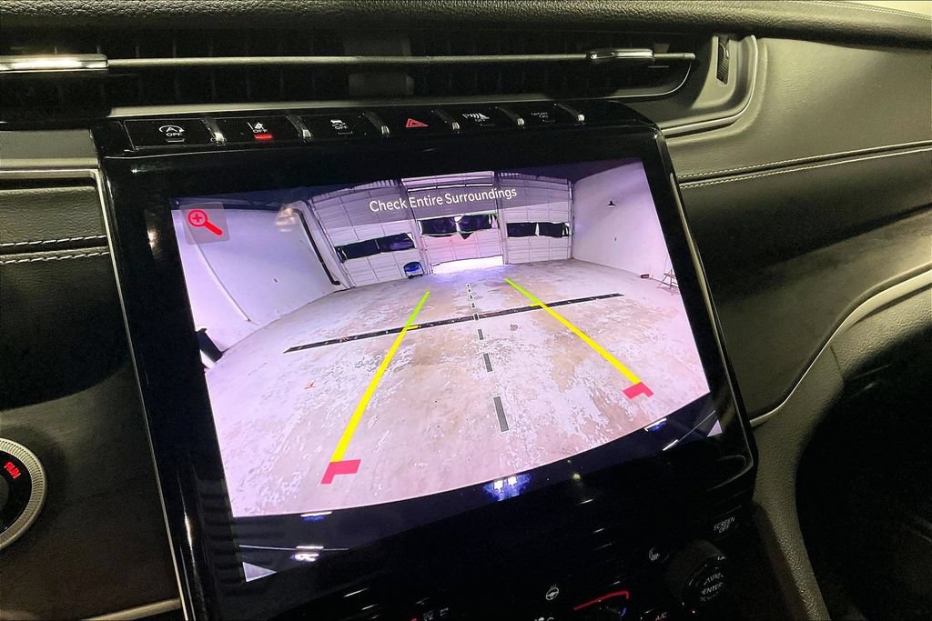 Used 2023 Jeep Grand Cherokee Limited RWD image 27