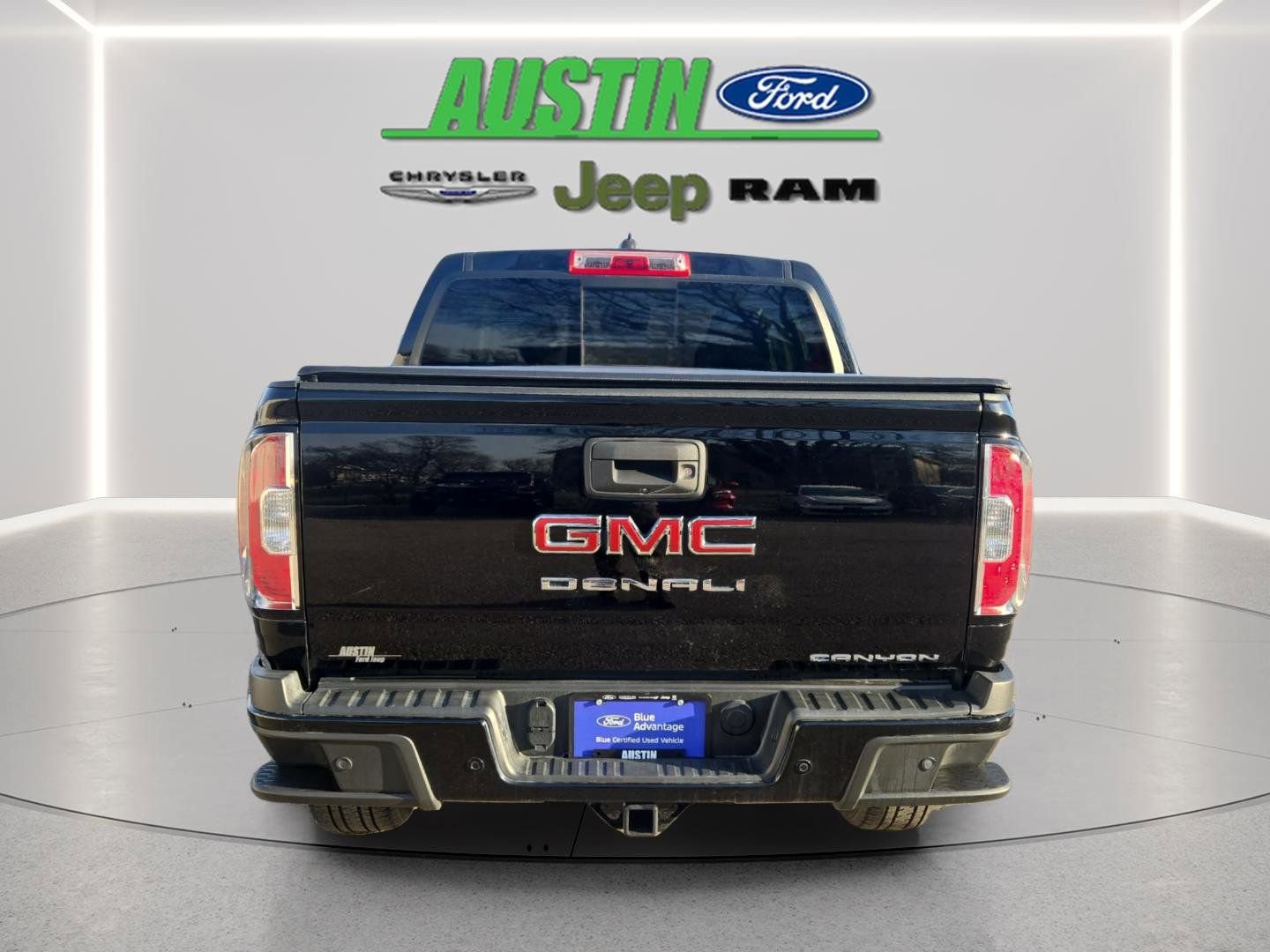 Used 2022 GMC Canyon Denali image 4