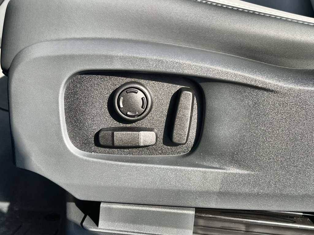 New 2026 Land Rover Defender 110 S AWD/4WD image 21