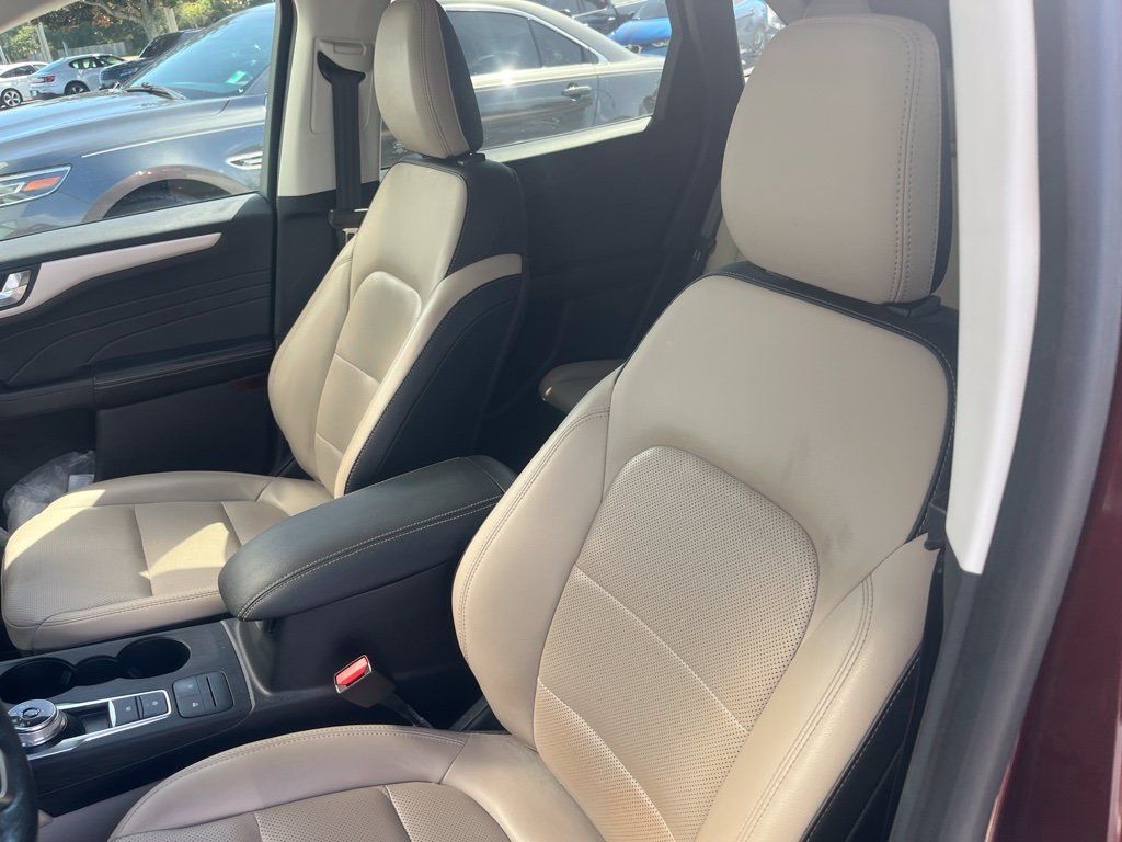 Used 2021 Ford Escape SEL w/ Technology Package FWD image 8
