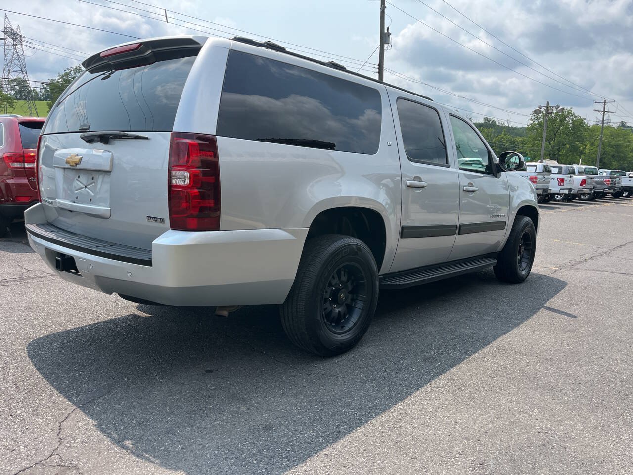 Used 2012 Chevrolet Suburban LT AWD/4WD image 6