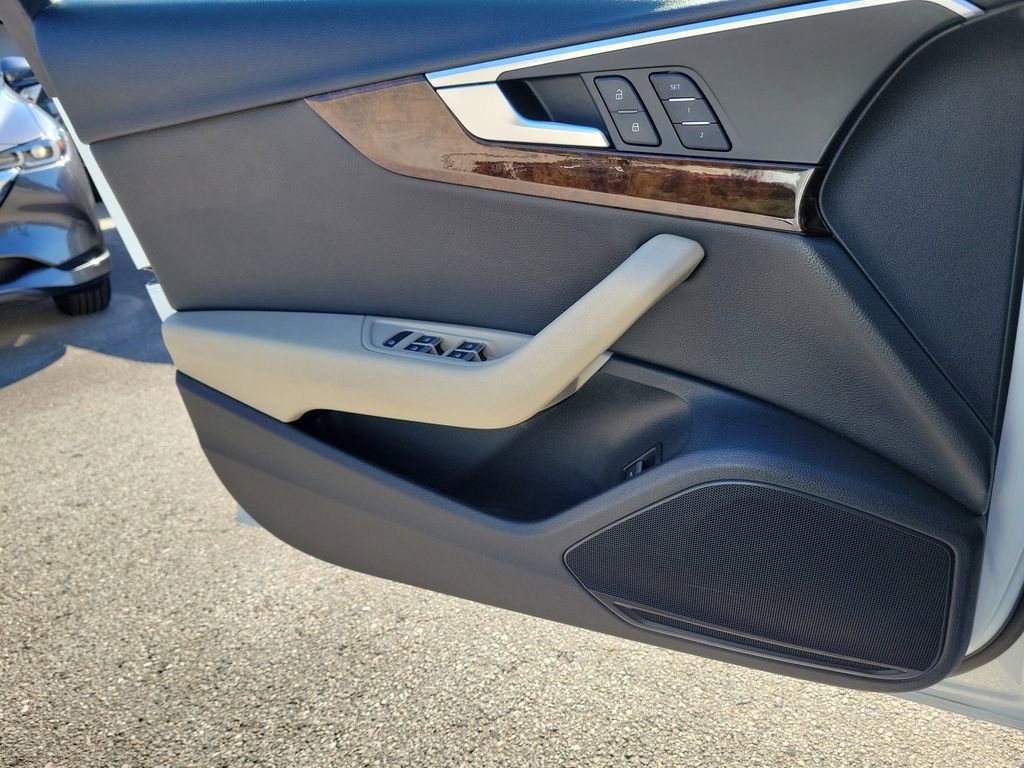 Used 2017 Audi A4 2.0T Premium image 21