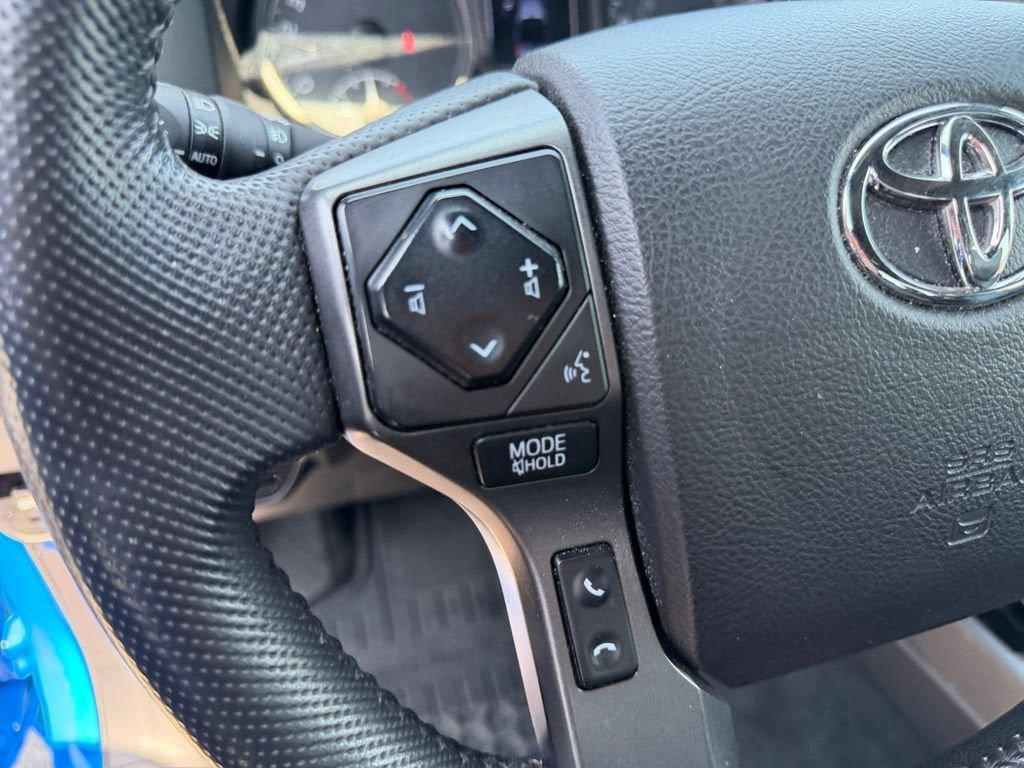 Used 2021 Toyota Tacoma TRD Sport AWD/4WD image 15