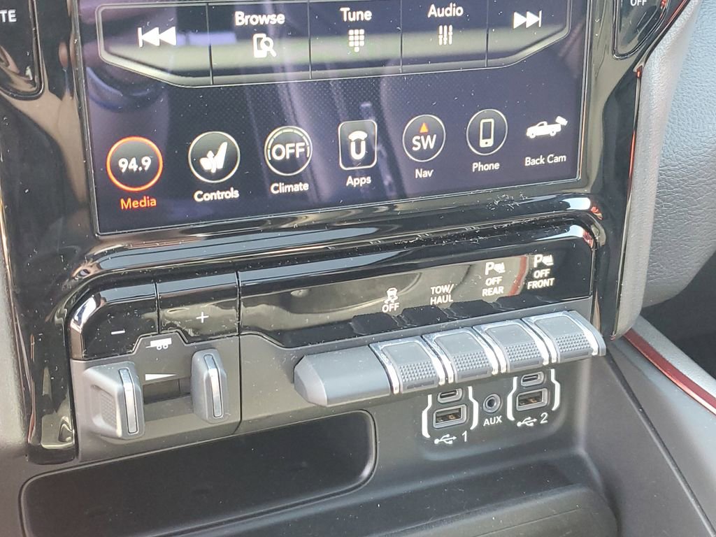 Used 2020 RAM 1500 Rebel w/ Leather & Sound Group w/ 2_W AWD/4WD image 18