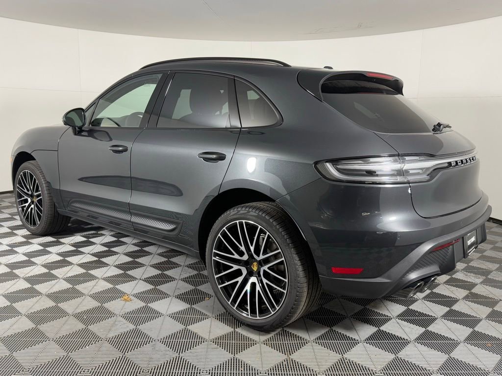 New 2026 Porsche Macan image 3