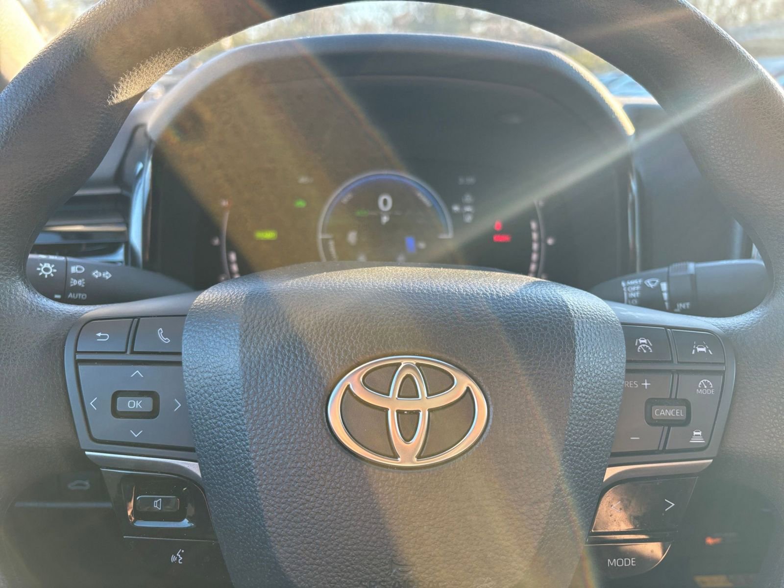 Used 2025 Toyota Camry LE image 27