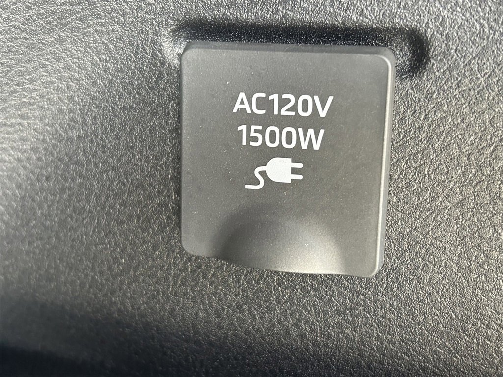 Used 2025 Toyota Sienna XSE image 13