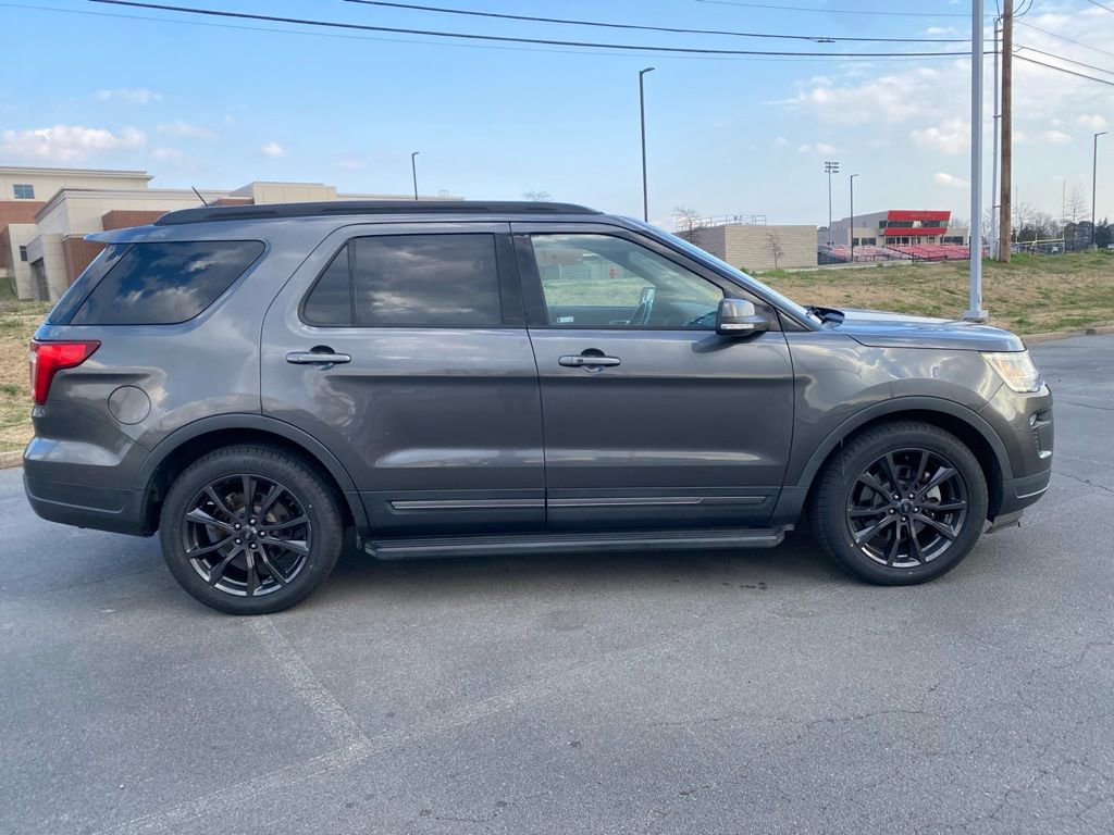 Used 2018 Ford Explorer XLT w/ Equipment Group 202A image 6