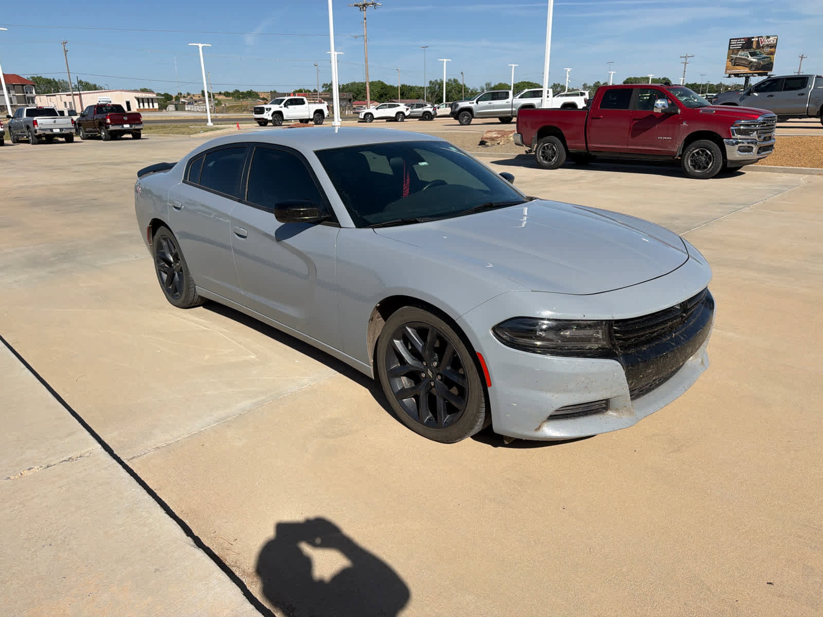 Used 2020 Dodge Charger SXT w/ Blacktop Package RWD image 5