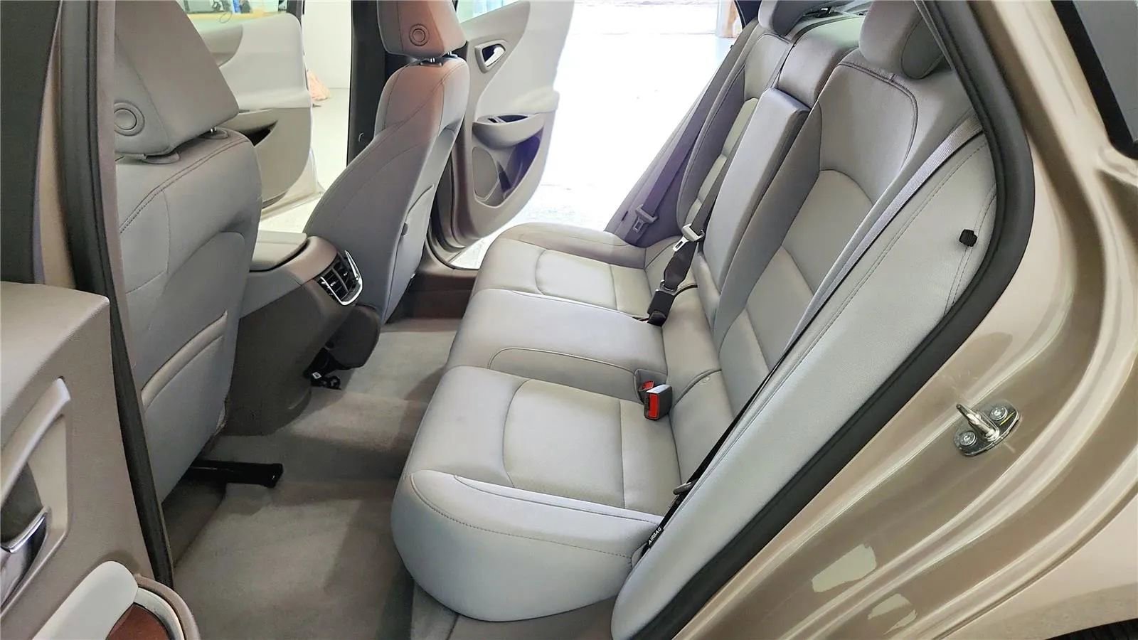 Used 2022 Chevrolet Malibu LT image 33