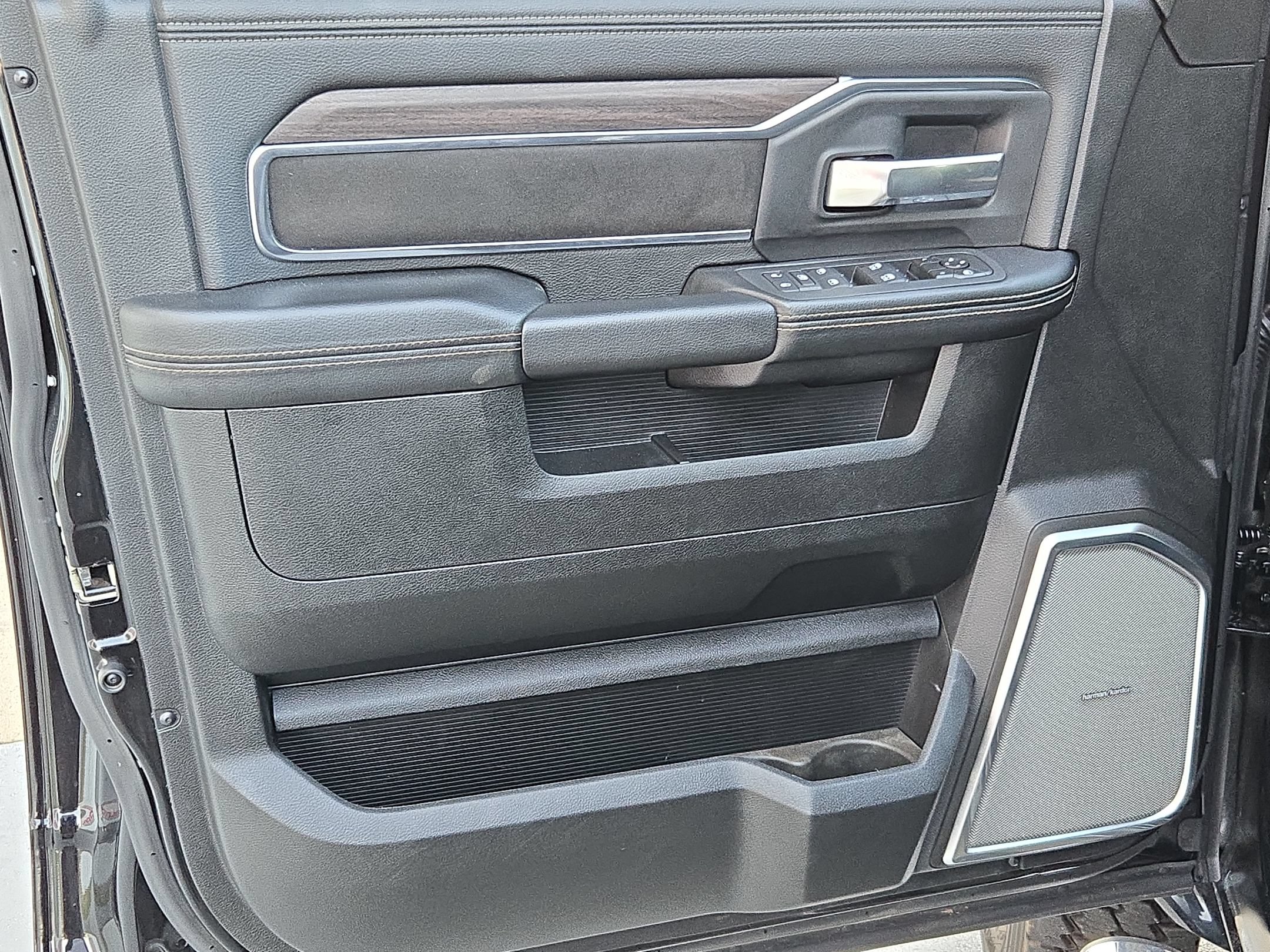 Used 2026 RAM 4500 4x4 Crew Cab DRW w/ Laramie Trim Package image 20
