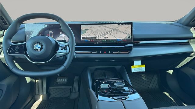 Certified 2025 BMW 530i xDrive w/ Premium Package AWD/4WD image 9