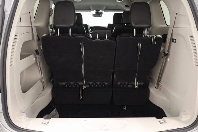 Certified 2024 Chrysler Pacifica Touring-L image 20