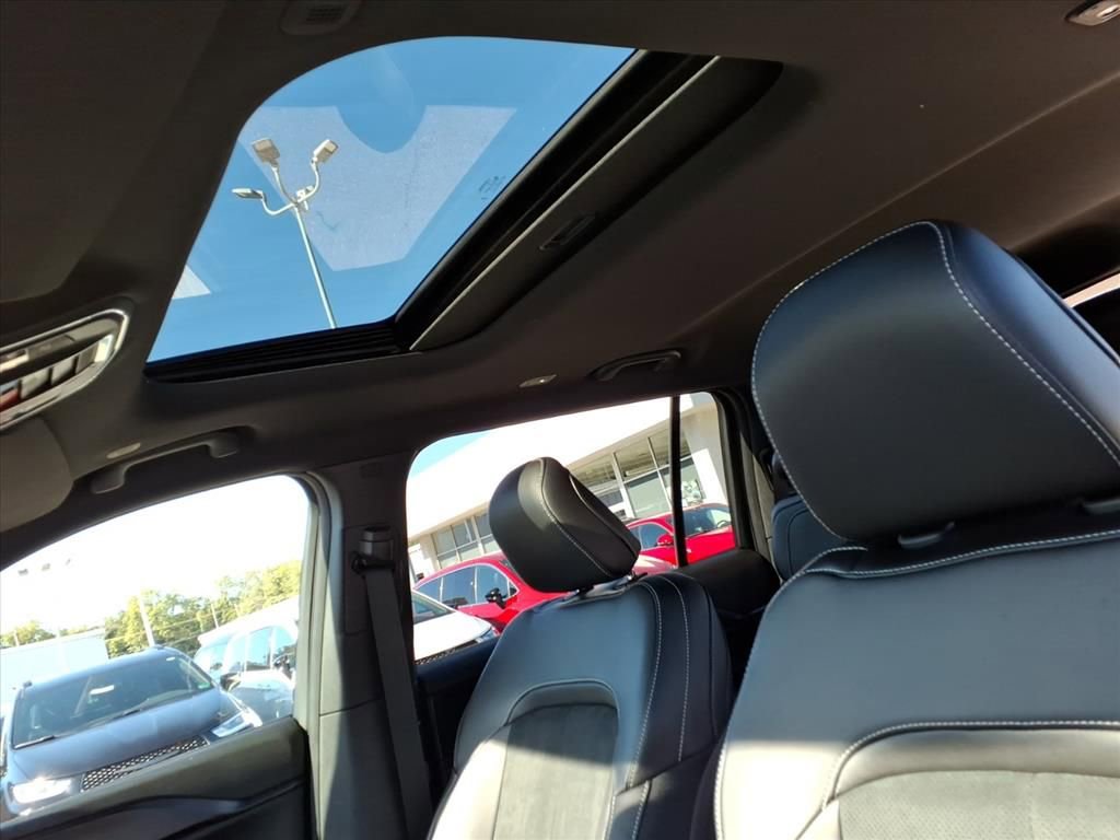 New 2025 Jeep Grand Cherokee L Altitude image 11