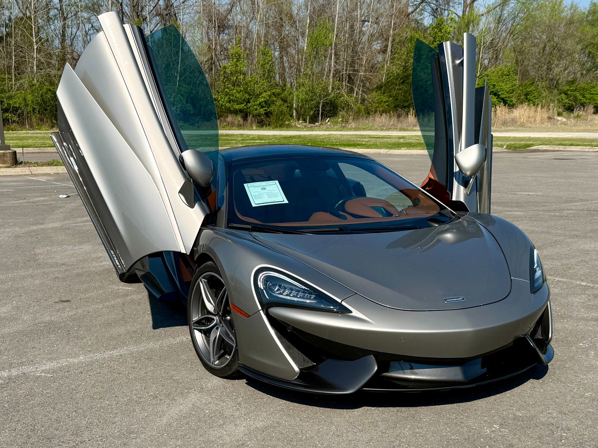 Used 2017 McLaren 570S image 1