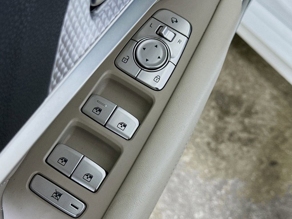 Used 2023 Genesis G70 3.3T w/ Sport Prestige Package image 20