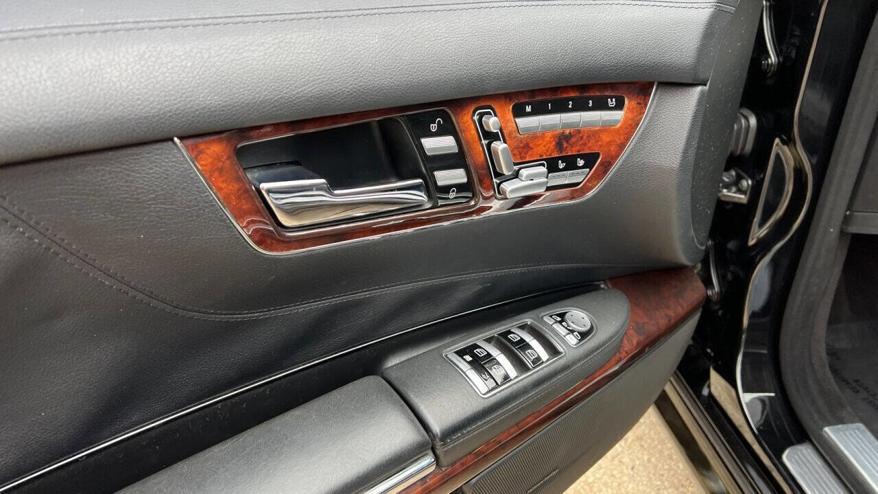 Used 2010 Mercedes-Benz CL 550 CL 550 4MATIC AWD 2dr Coupe image 41