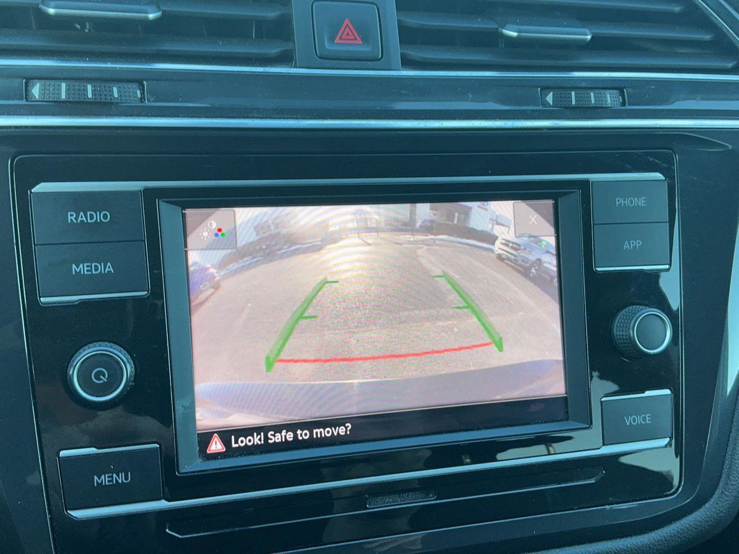 Used 2020 Volkswagen Tiguan S image 21