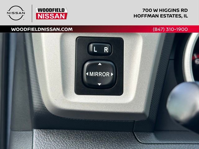 Used 2009 Pontiac Vibe w/ Sun And Sound Package FWD image 26