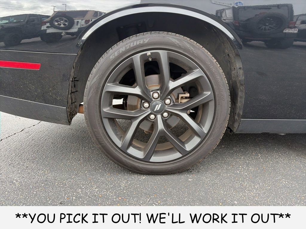 Used 2022 Dodge Challenger SXT w/ Blacktop Package RWD image 7