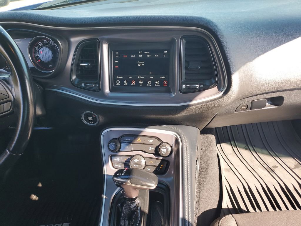 Used 2021 Dodge Challenger SXT image 10