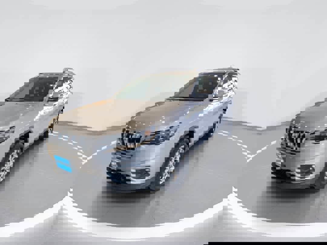 Used 2019 Jeep Cherokee Latitude Plus image 4