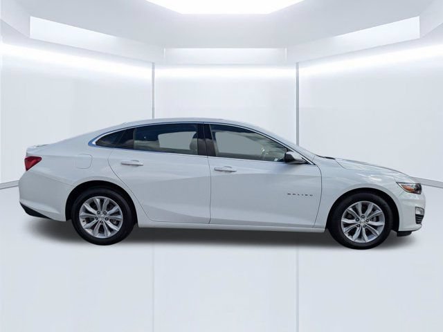 Used 2025 Chevrolet Malibu LT FWD image 3