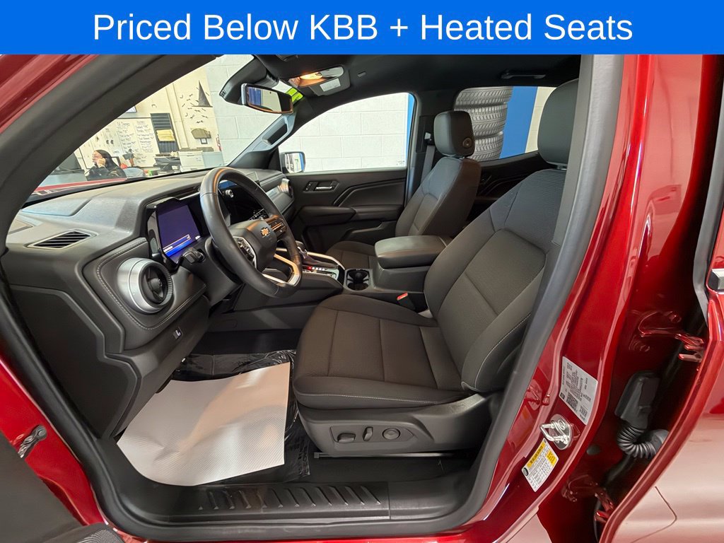 Used 2025 Chevrolet Colorado LT AWD/4WD image 11