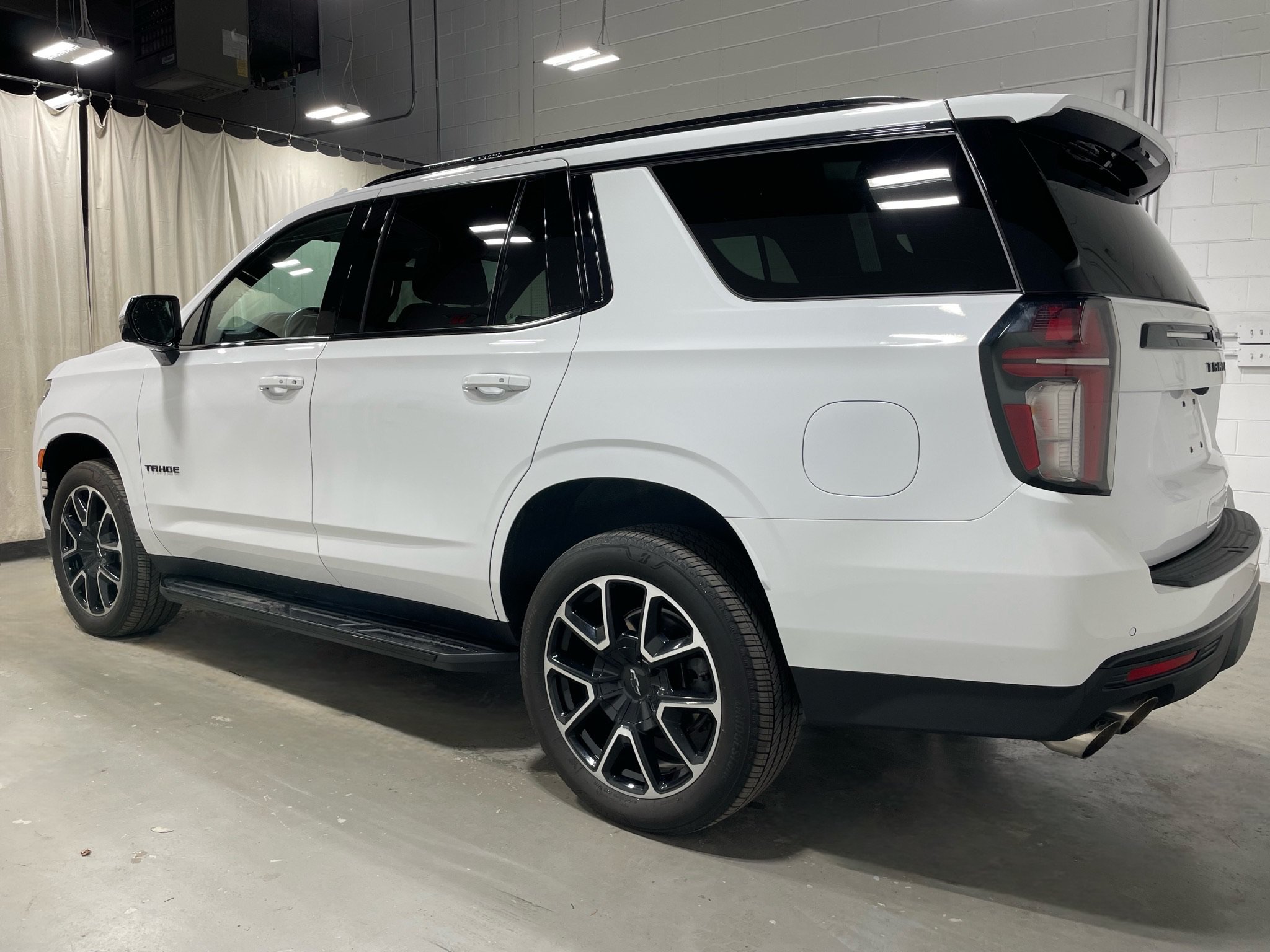 Used 2023 Chevrolet Tahoe RST w/ Sport Performance Package AWD/4WD image 5