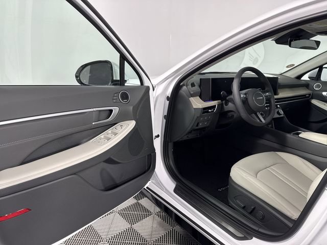 Used 2025 Hyundai Sonata Limited image 20