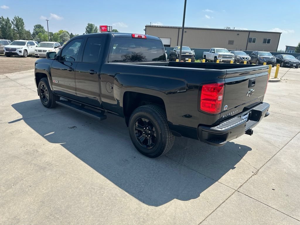 Certified 2017 Chevrolet Silverado 1500 LT w/ Midnight Edition AWD/4WD image 28