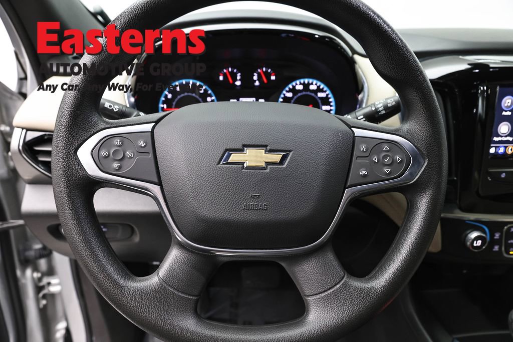 Used 2022 Chevrolet Traverse LS AWD/4WD image 10