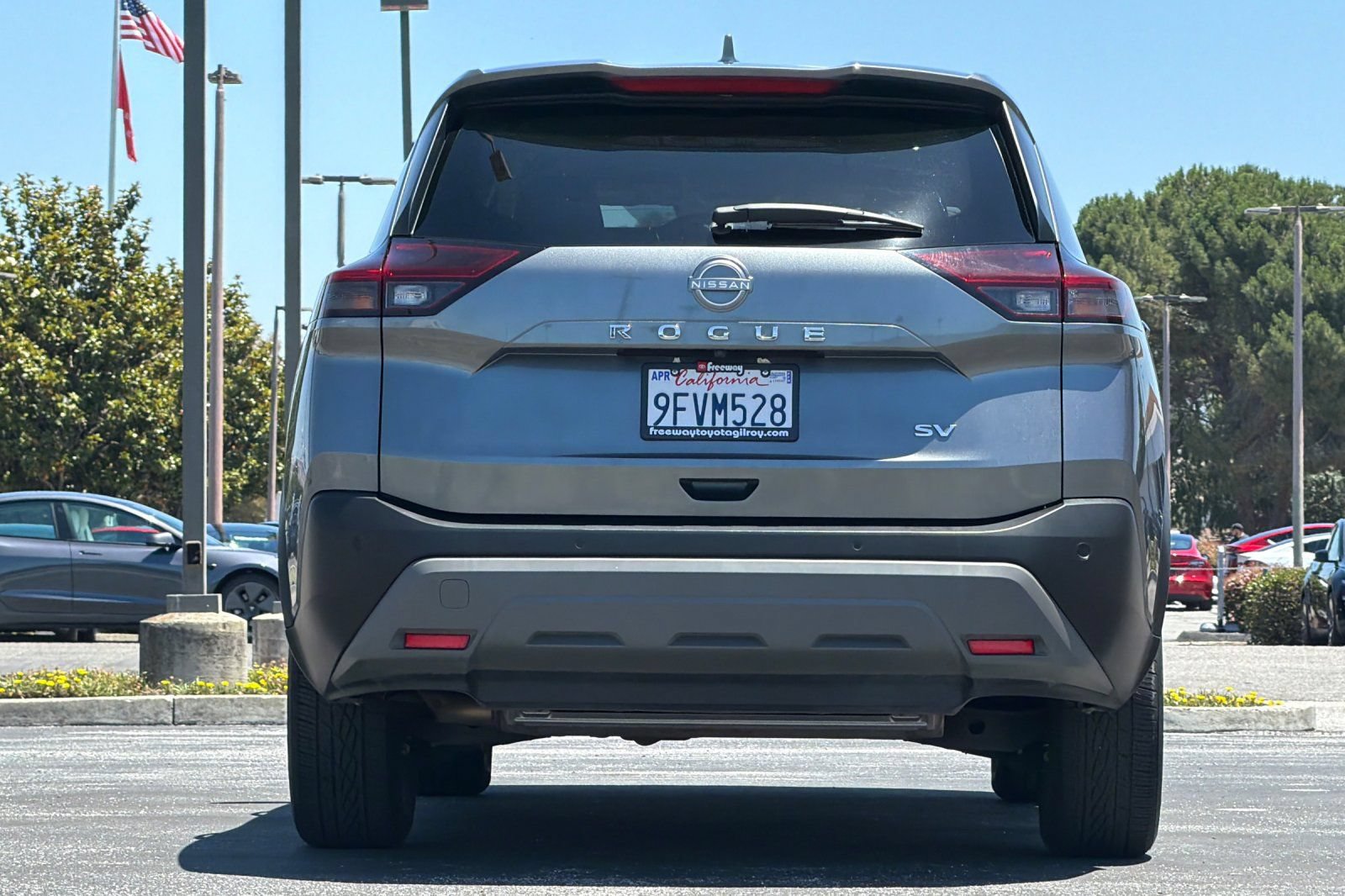 Used 2023 Nissan Rogue SV FWD image 6