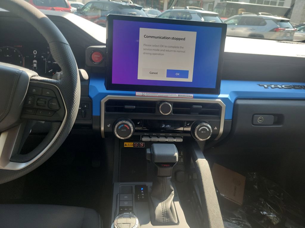 Certified 2025 Toyota Tacoma TRD Off-Road image 18