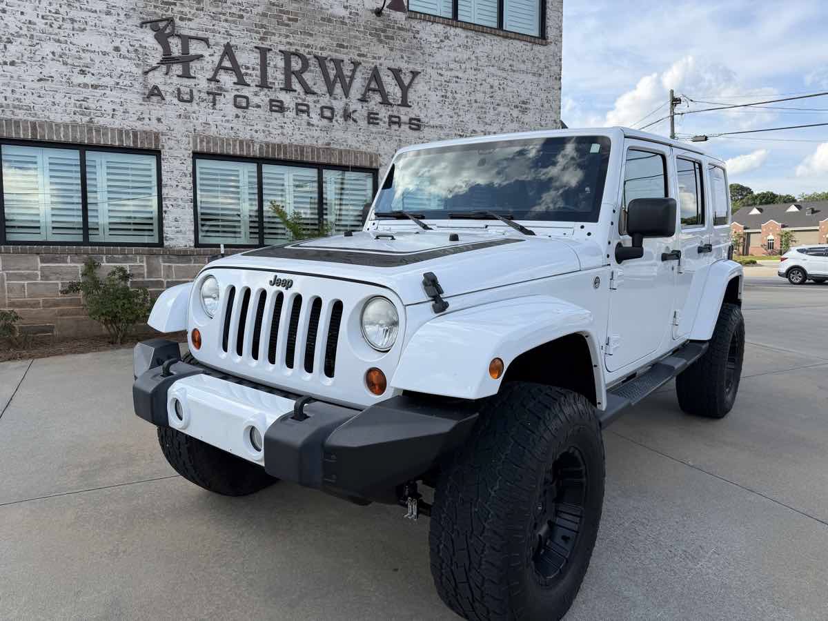 Used 2012 Jeep Wrangler Unlimited Sahara AWD/4WD image 3