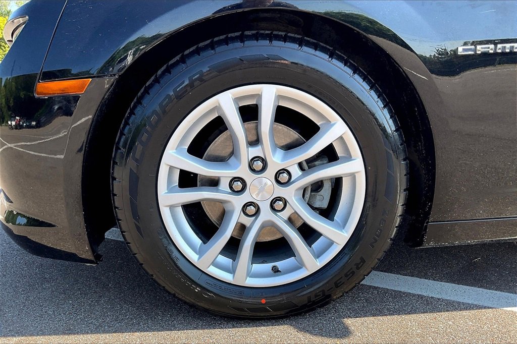 Used 2015 Chevrolet Camaro LT w/ Rear Vision Package image 8