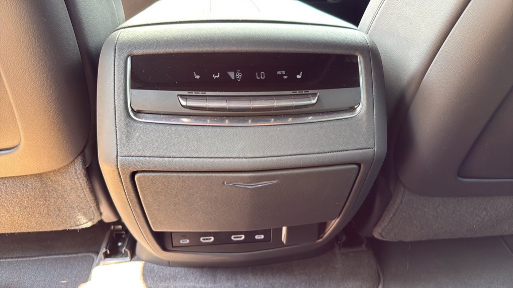 Certified 2024 Cadillac Escalade Premium Luxury w/ LPO, Floor Liner Package AWD/4WD image 27