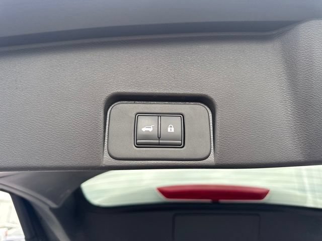 Used 2025 Nissan Rogue SV FWD image 6