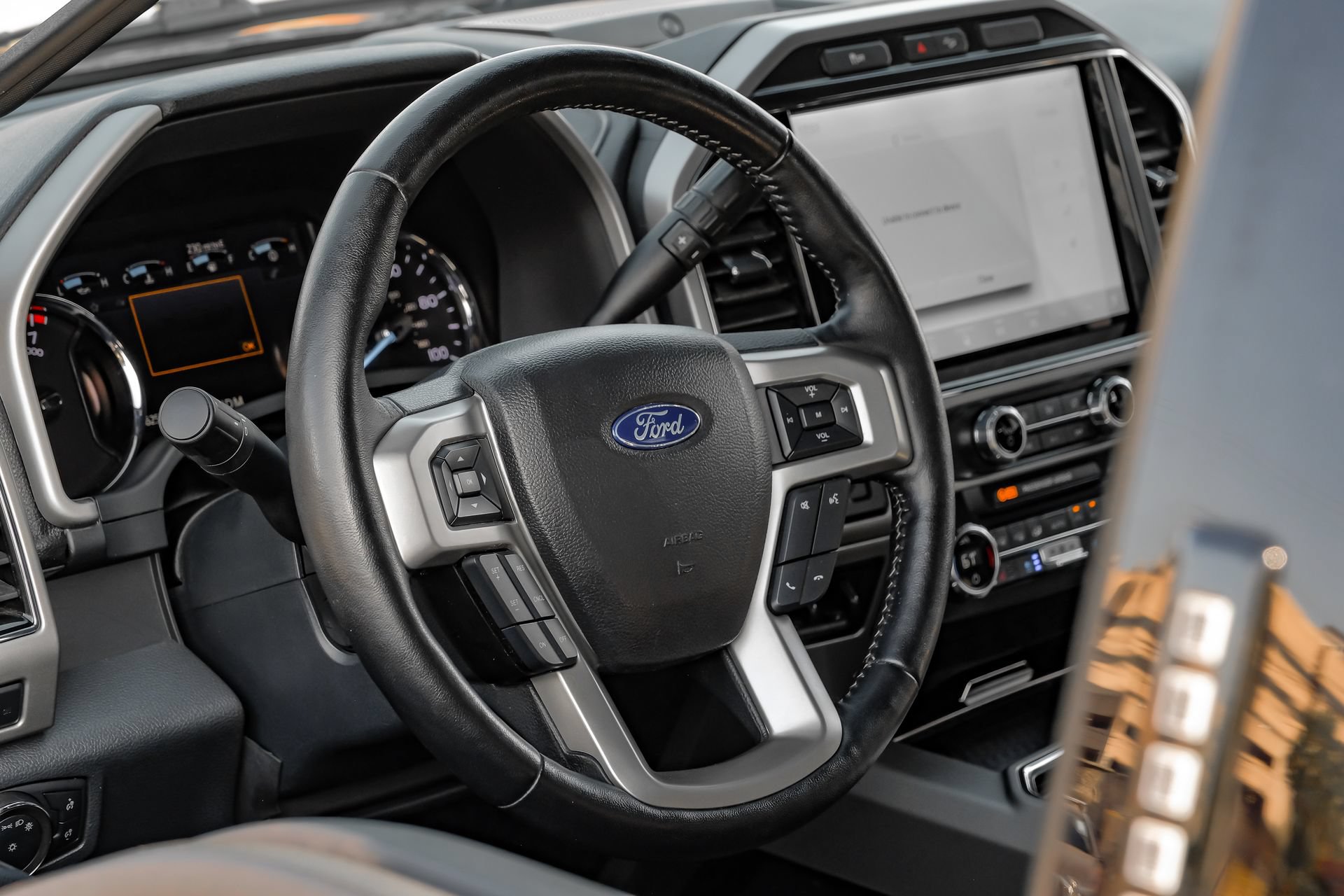 Used 2022 Ford F350 Lariat w/ Black Appearance Package AWD/4WD image 19